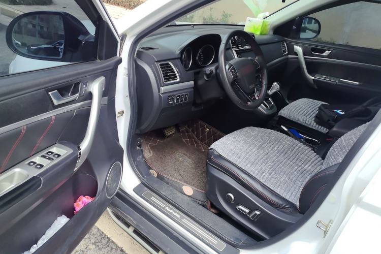 Used Haval H6 2015 Sport Edition 1.5T Automatic Two-Wheel Drive Luxury Model