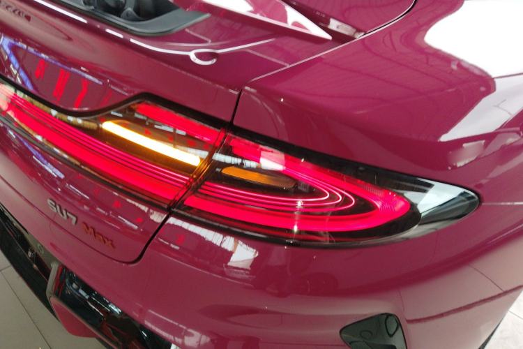 Used Xiaomi Auto SU7 2024 Four-Wheel Drive Ultra-Long Range Advanced Intelligent Driving Max Edition