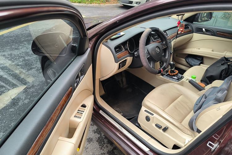 Used Skoda Superb 2013 1.8TSI Automatic Yashi Edition Driver Seat