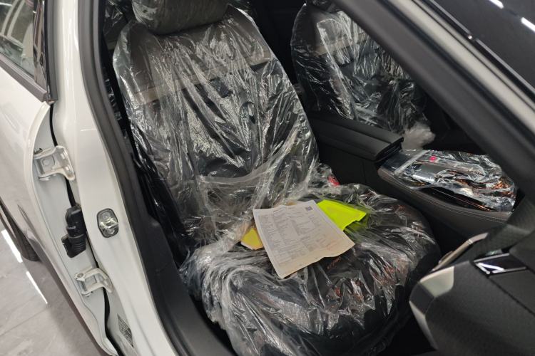 Used Citroen C5 X 2025 Model 1.6T Overseas Edition
