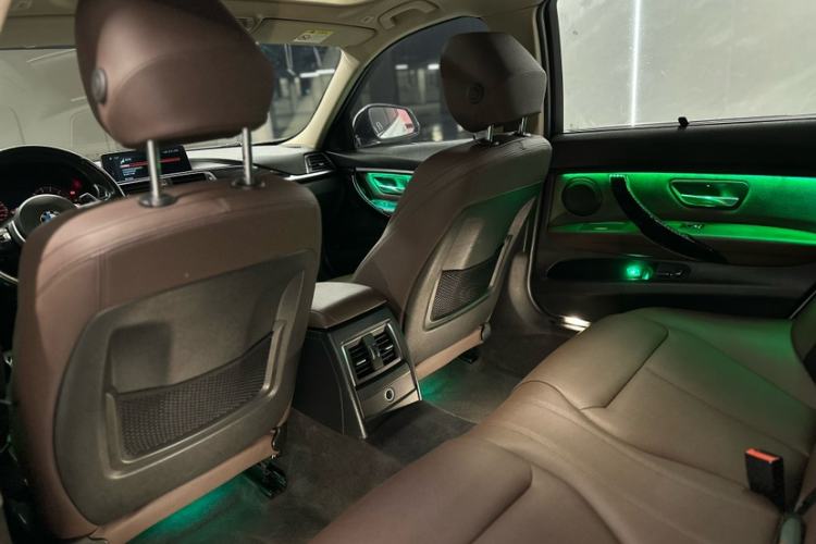 Used BMW 3 Series 2018 320Li Leading Model M Sport Package Interior 12