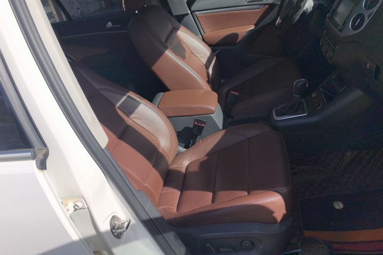 Used Volkswagen Tiguan 2015 1.8TSI Automatic Two-Wheel Drive Luxury Model Right Front Seat