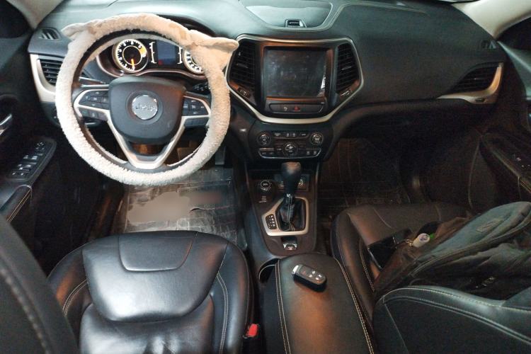 Used Jeep Cherokee 2016 2.4L Professional Edition Center Console