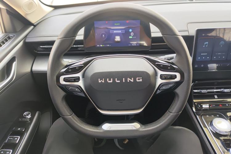 Used Wuling Xingguang 2024 Co-Creation Edition 410 Standard Model