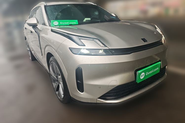 Used Lynk & Co 08 EM-P 2023 120km Long-Range Halo Front Right 45 Deg