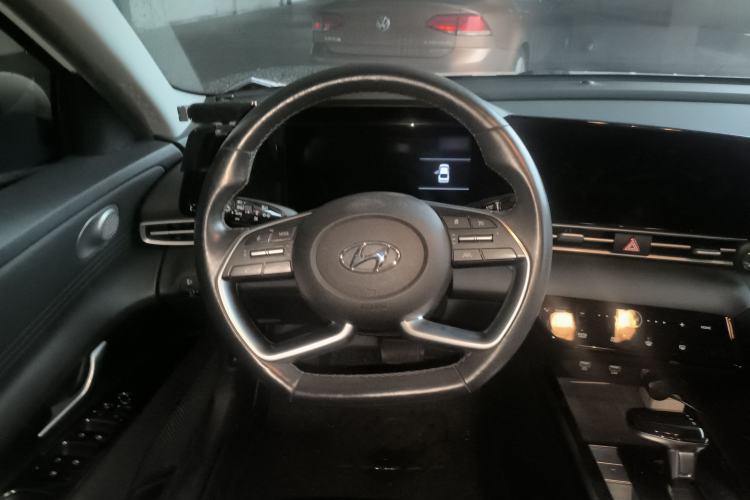 Used Hyundai Elantra 2021 1.5L CVT LUX Prestige Edition
