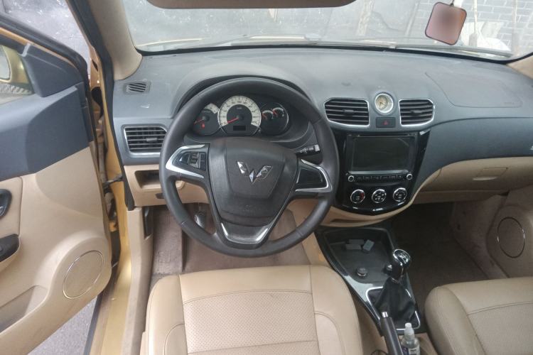 Used Wuling Hongguang 2014 1.5L S Comfort Model