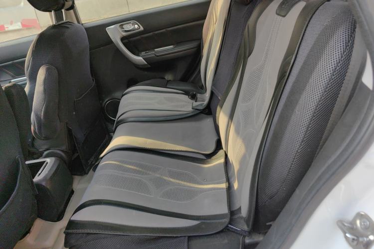 Used Haval H6 2013 Upgraded Model 1.5T Manual Two-Wheel Drive Urban Version
