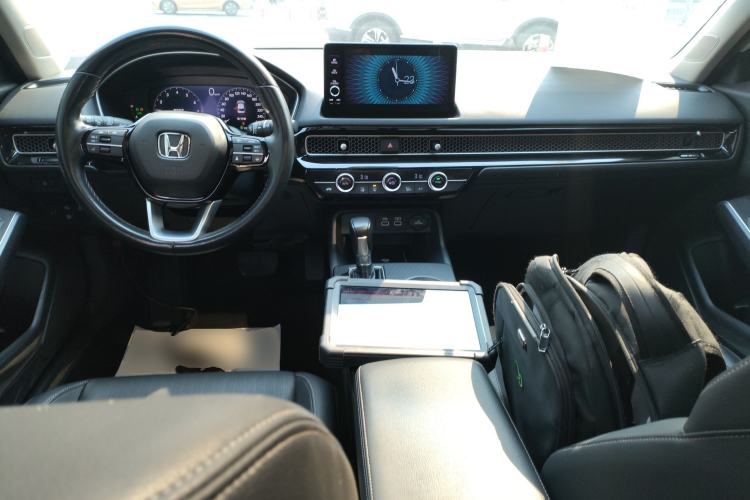 Used Honda Civic 2023 240TURBO CVT Dynamic Control · C-Position Guest Special Edition Center Console