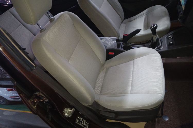 Used Wuling Hongguang 2015 1.5L S Base Model China IV Right Front Seat