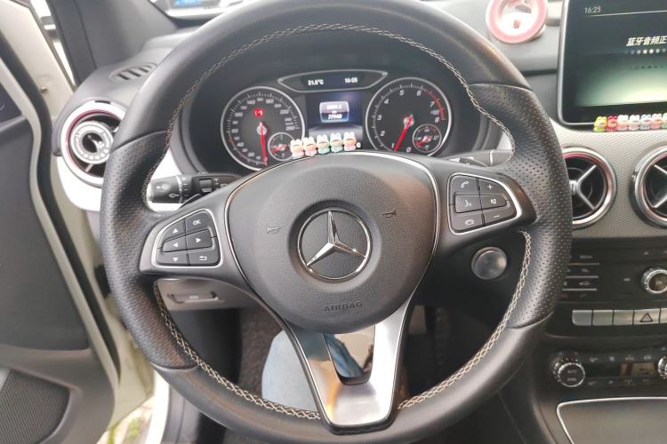 Used Mercedes-Benz B-Class 2015 B 200 Luxury Model Steering Wheel