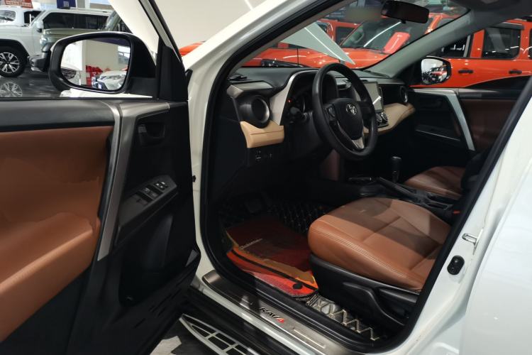 Used Toyota RAV4 2016 2.0L CVT Two-Wheel Drive Urban Edition China V Standard