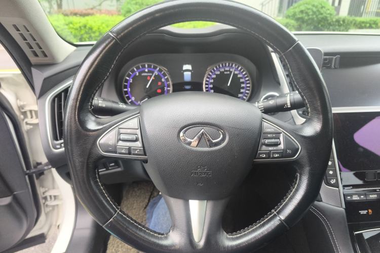 Used Infiniti Q50L 2015 2.0T Enjoyment Edition Steering Wheel