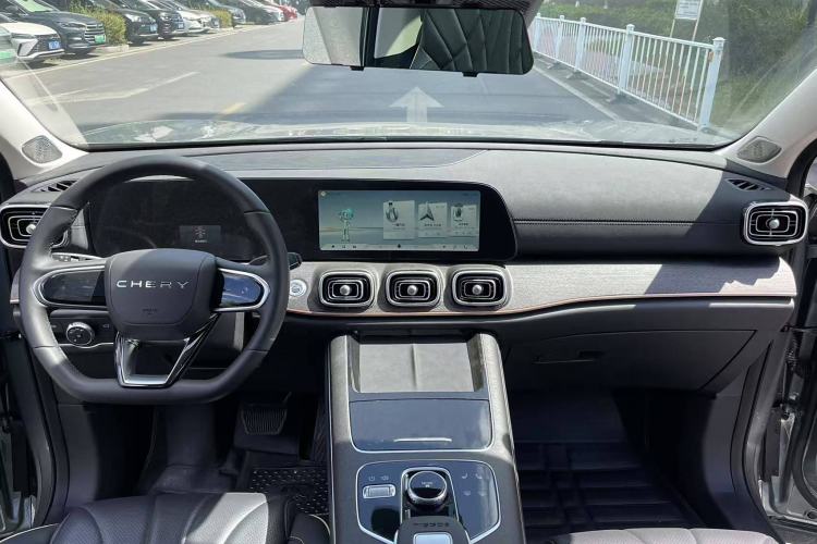 Used Chery Tiggo 9 2023 Updated Version 2.0T Dual-Clutch Two-Wheel Drive Leading Edition 5 Seats