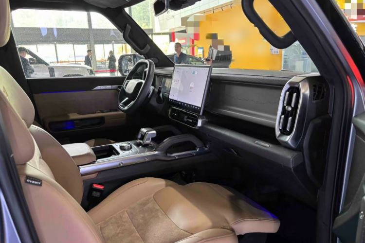 Used JETOUR Traveler 2023 2.0T All-Wheel Drive CrossPRO+ Right Front Seat