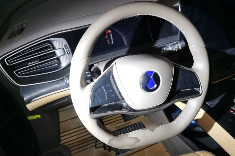 Used Denza D9 2022 DM-i 1040 Prestige Model
