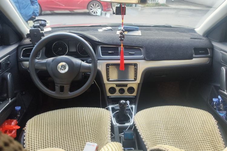 Used Volkswagen Lavida 2013 1.6L Manual Comfort Edition
