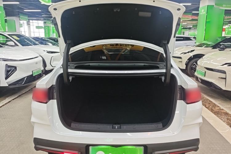 Used BYD Qin L 2025 DM-i Smart Drive 120KM Superior Model Trunk