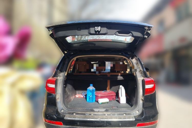 Used Haval H8 2015 2.0T Two-Wheel-Drive Luxury Version Trunk