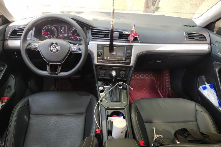 Used Volkswagen Lamando 2019 230TSI DSG Fashion Edition China VI Center Console