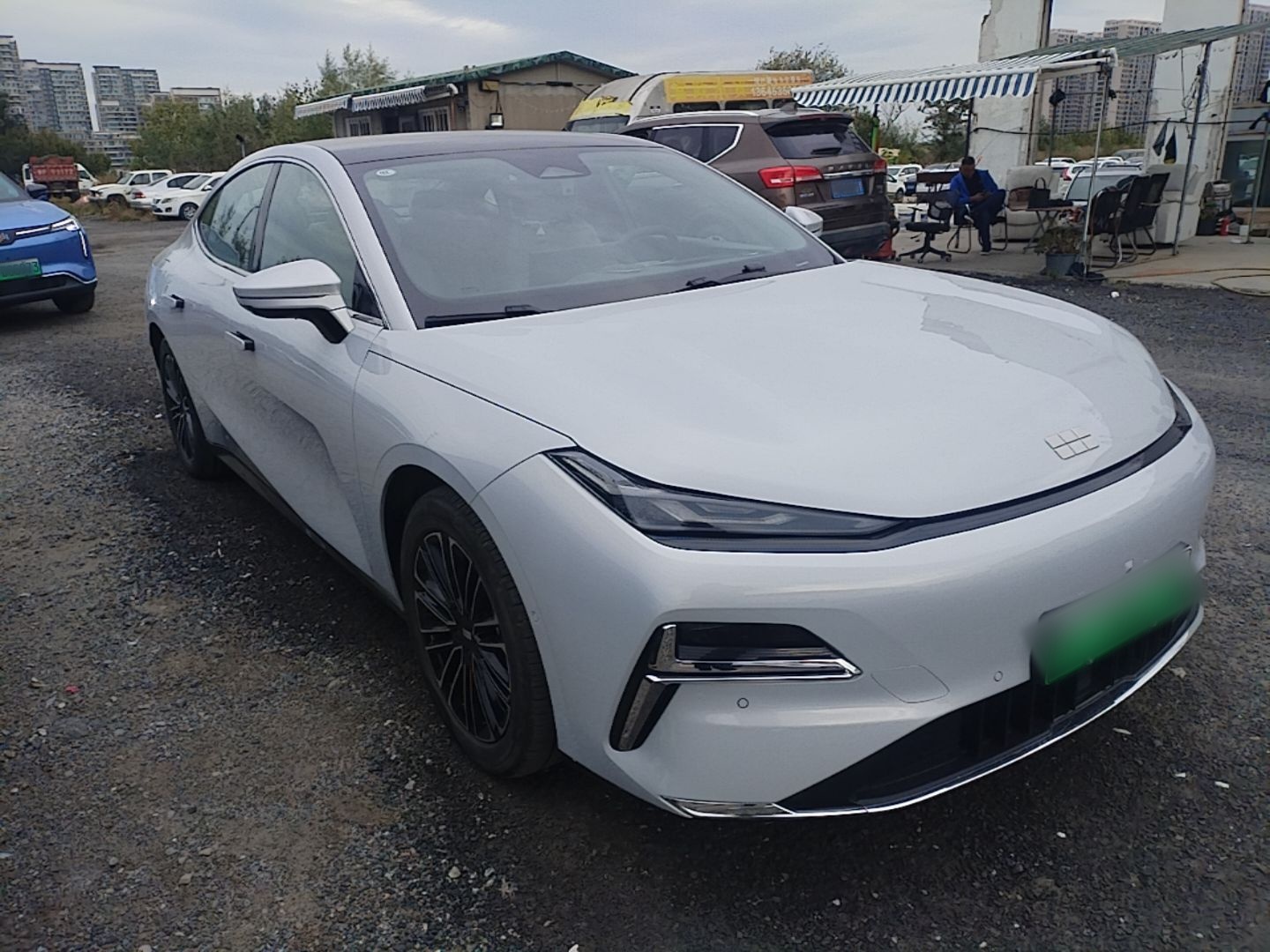 Geely Galaxy 8 2025 130km EM-i Deluxe Edition — снимка 3