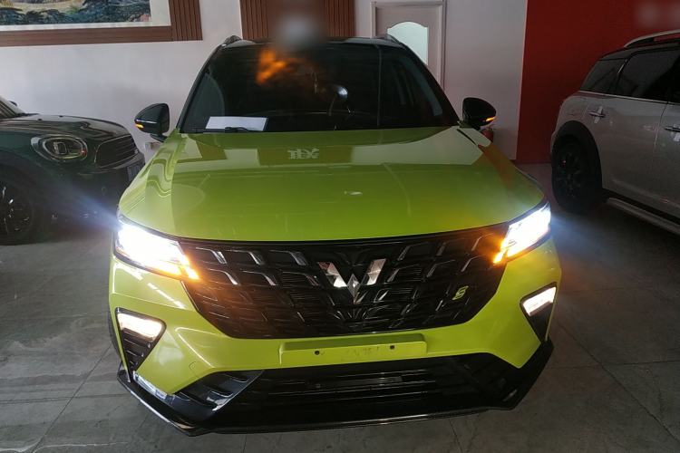 Used Wuling Alvez 2022 1.5T CVT Trendy & Cool Edition
