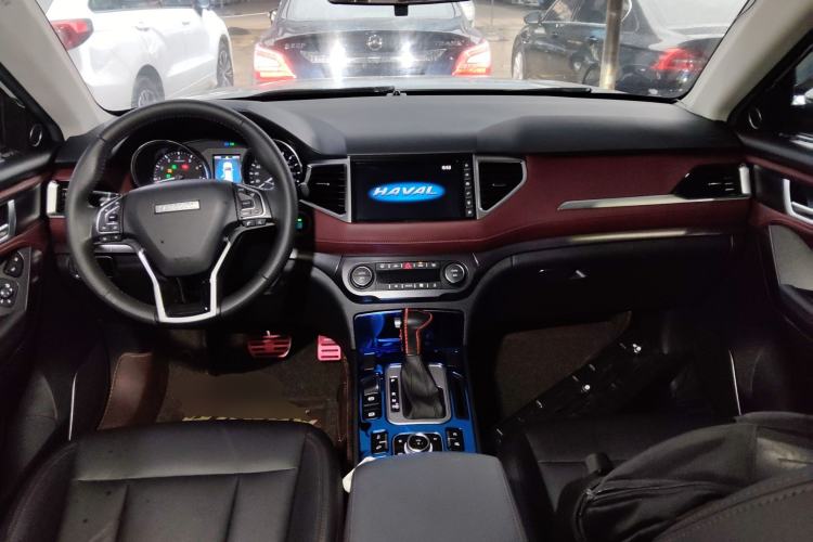 Used Haval H6 Coupe 2018 Red-Label 1.5T Automatic Two-Wheel Drive Ultra-Luxury Model Center Console