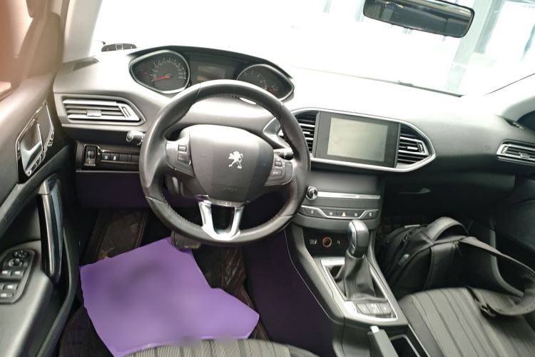 Used Peugeot 308S 2015 1.2T Automatic Jingchi Edition Steering Wheel