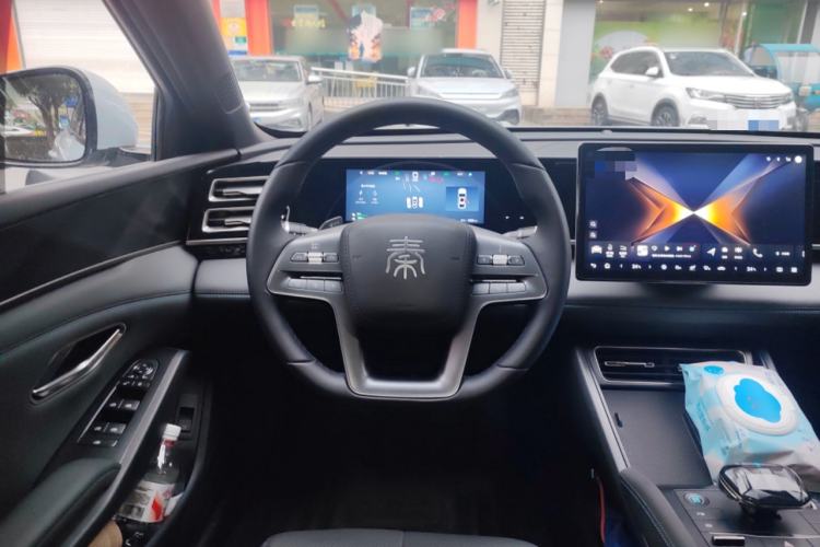 Used BYD Qin L 2025 DM-i Smart Drive 80KM Leading Model
