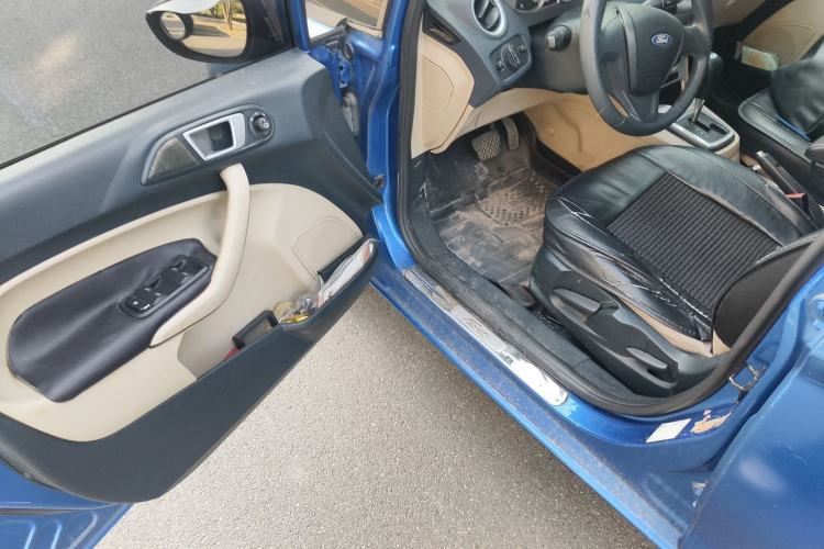 Used Ford Fiesta 2010 Hatchback 1.5L Automatic Limited Edition "Guangmang"
