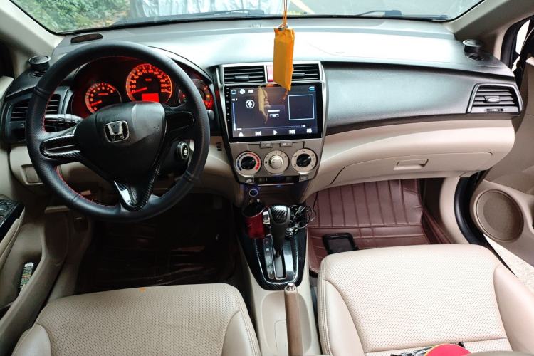 Used Honda City Classic 2008 1.5L Automatic Elite Edition Center Console