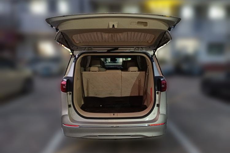 Used Buick GL8 2022 ES Landtrek 653T Luxury Edition