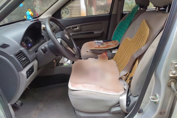 Used BAIC Weiwang M20 2014 1.5L practical type BJ415A Left Front Seat