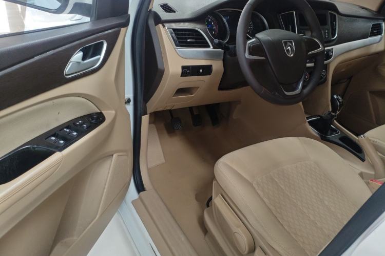 Used Baojun 730 2016 1.5L Manual Value Edition 7 Seats China V Emission Standard