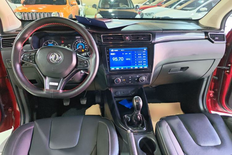 Used Dongfeng Fengon 580 2021 Revised ☆ Star Edition 1.8L Manual Elite Version Center Console