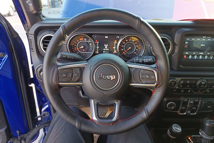 Used Jeep Wrangler 2019 2.0T Sahara Four-Door Version China VI Emission Standard
