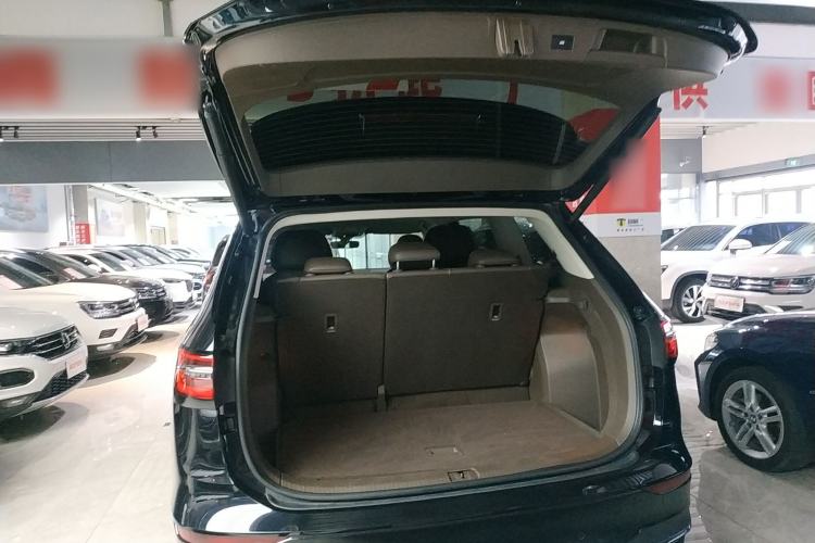 Used Volkswagen Viloran 2024 380TSI Premium Edition Trunk