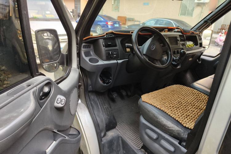 Used Ford Transit Custom 2016 2.2T Long-Wheelbase 6/7-Seater Mid-Roof Multi-Purpose Vehicle
