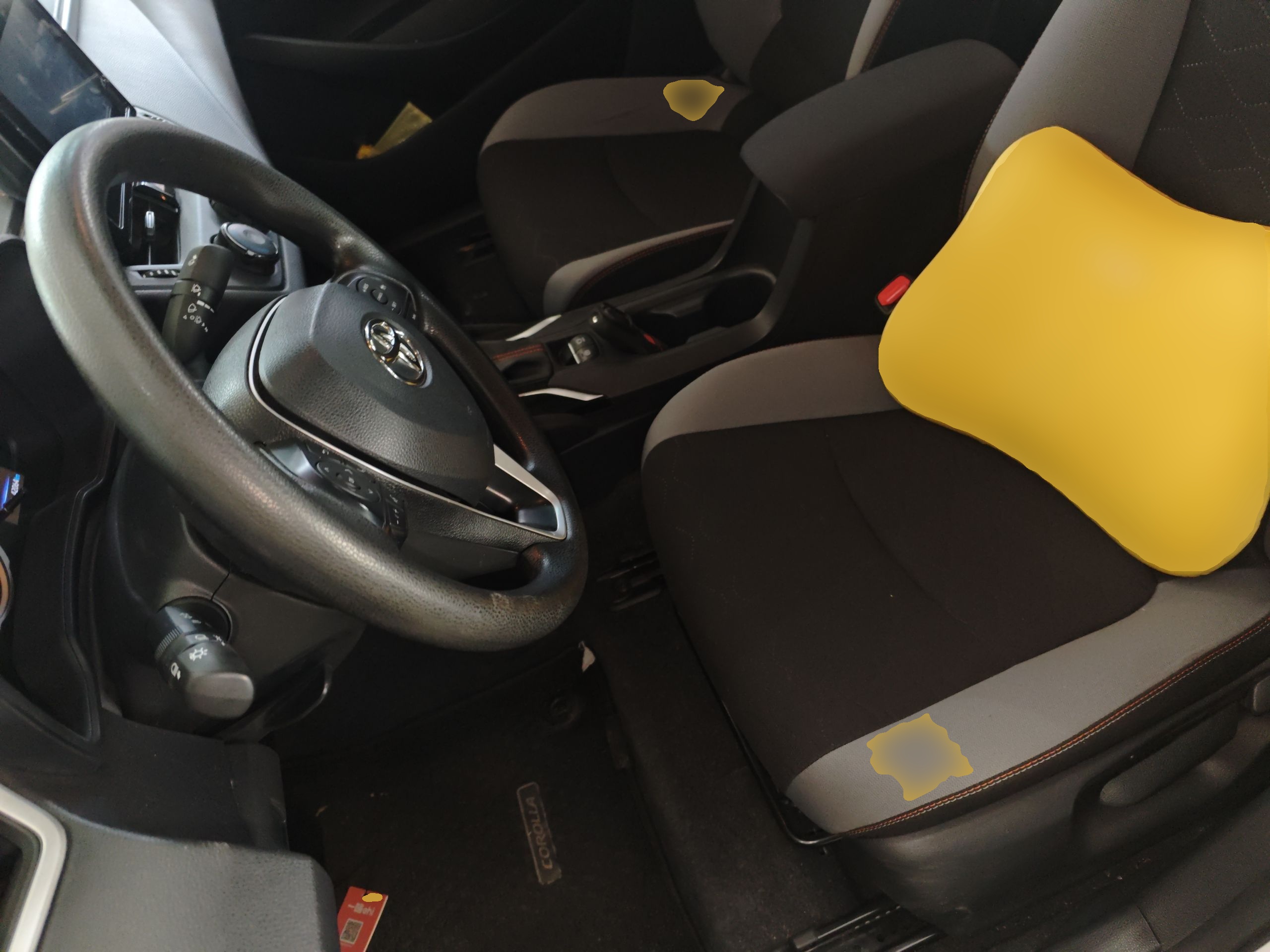 Переднее сиденье в автомобиле