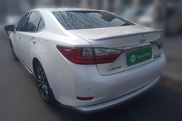 Used Lexus ES 2016 200 Midnight Special Limited Edition Rear Left 45 Deg