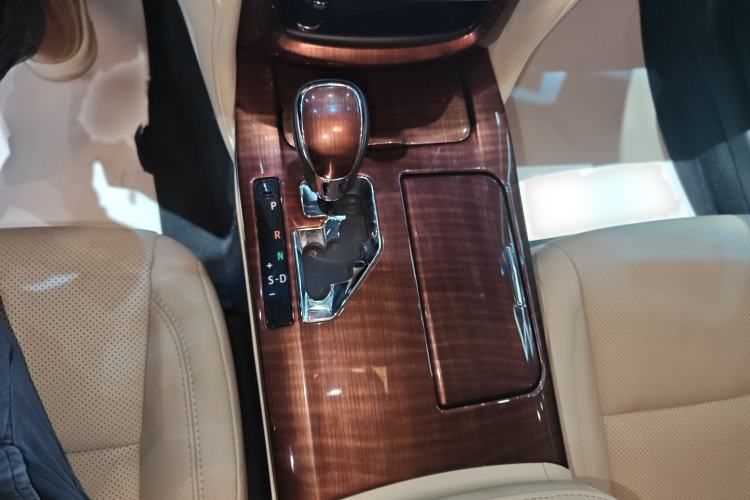 Used Toyota Crown 2015 2.0T Fashion Edition