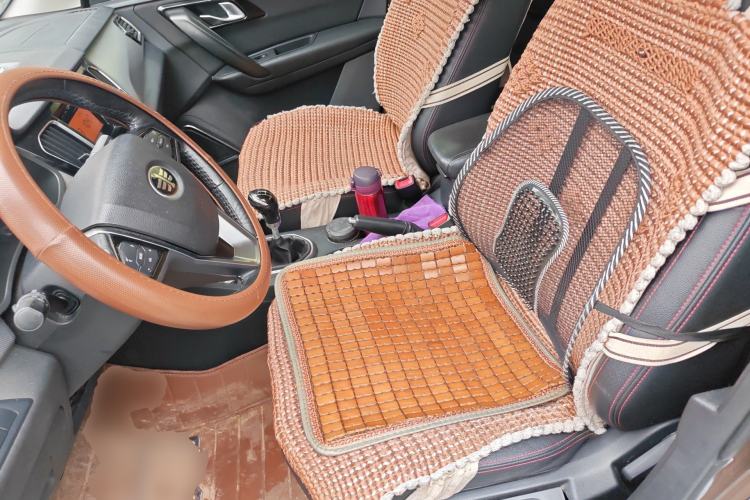 Used FAW Senya R7 2016 1.6L Manual Luxury Model Left Front Seat