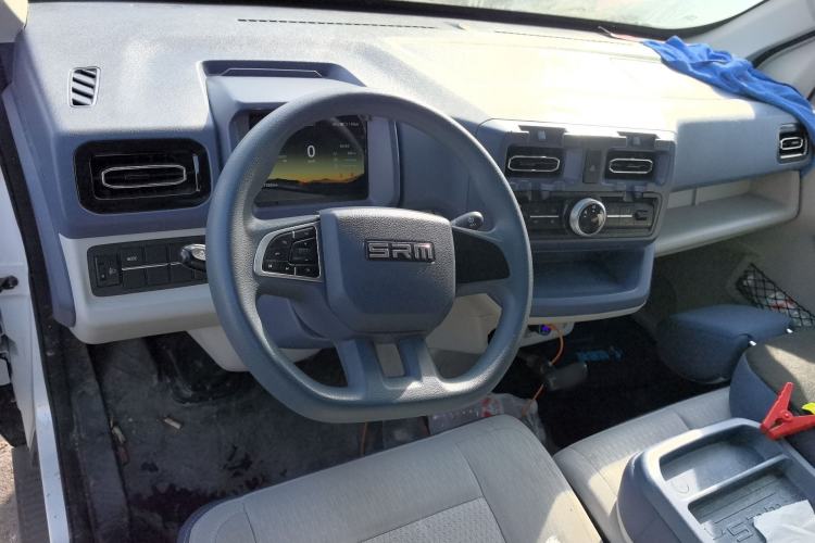 Used SRM New Energy E3L 2025 Ningde 41.86kWh 305KM Practical Van Center Console