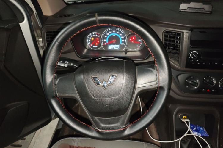 Used Wuling Hongguang V 2019 1.5L Enjoyment Version China VI LAR
