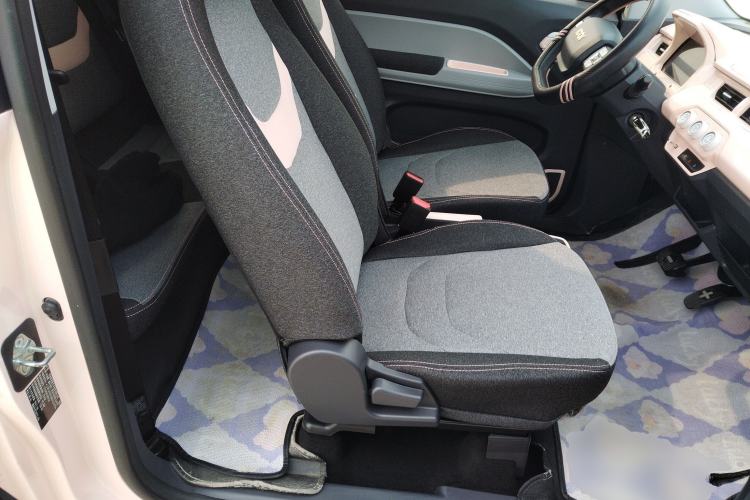 Used Chery QQ Ice Cream 2022 170km Sundae Phosphate Lithium-Ion