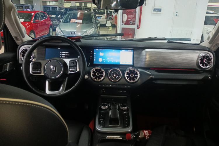 Used Tank 300 2023 Off-Road Edition 2.0T Conqueror Center Console