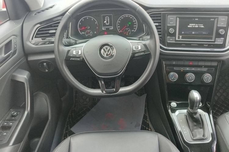 Used Volkswagen T-ROC 2018 280TSI DSG Two-Wheel-Drive Comfort Version China V Standard Steering Wheel
