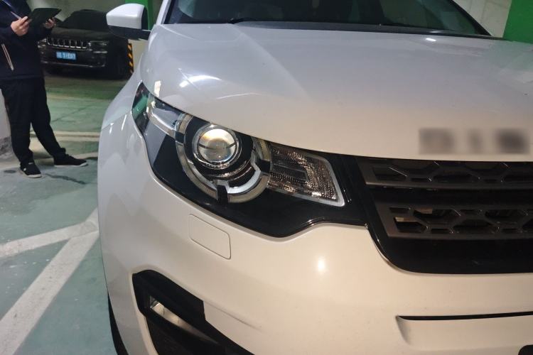 Used Land Rover Discovery Sport 2019 240 PS SE Version China VI Standard Right Front Headlight