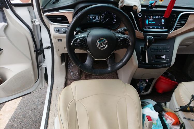Used Buick GL8 2018 ES 28T Comfort Model China VI Standard Steering Wheel