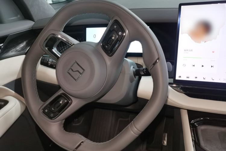 Used Zeekr 009 2024 7-Seater Walk-Through Version Four-Wheel Drive 108 kWh
